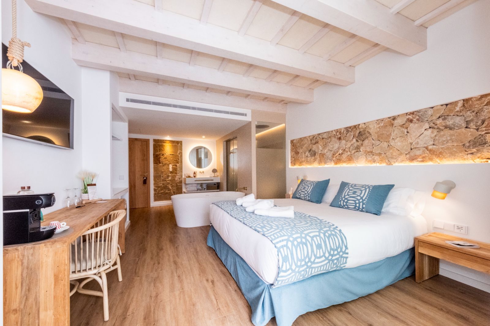 Habitación Doble Superior con Terraza - S'Antiga